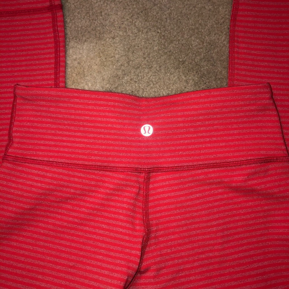 Lululemon crop Capri pants red